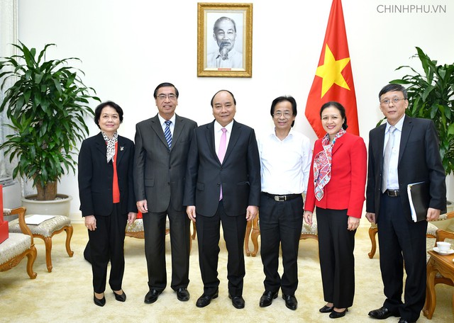 Thủ tướng tiếp Chủ tịch Hội Liên lạc với người Việt Nam ở nước ngoài - Ảnh 2.