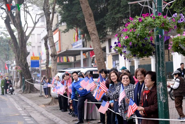 Hà Nội tưng bừng cờ hoa đón chào đón Hội nghị Thượng đỉnh - Ảnh 4.